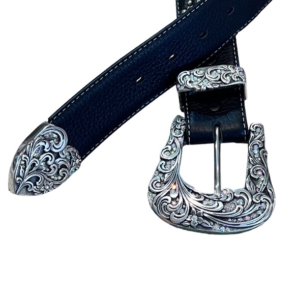 Tony Lama Kaitlyn Swarovski Crystals Metal Bead Black Leather Belt main image 10
